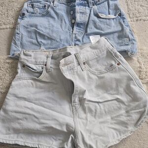 Levis Light Wash Denim High-Rise Women’s Shorts Bundle 27